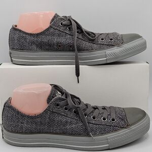 Converse All Star Chuck Taylor shoes size 9 in mens / 11 in womens